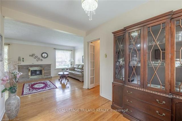 1378 Collingwood Ave, House detached with 2 bedrooms, 2 bathrooms and 4 parking in London ON | Image 5