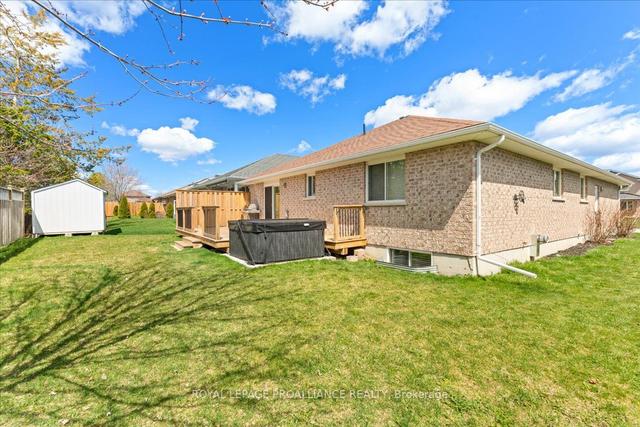 8 Chelsea Cres, House detached with 3 bedrooms, 3 bathrooms and 3 parking in Belleville ON | Image 30
