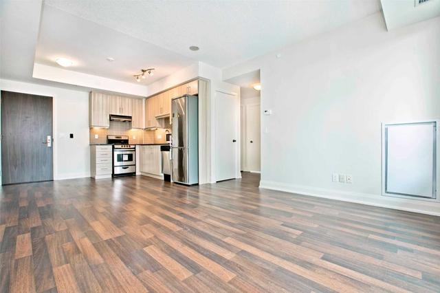 1002 - 68 Canterbury Pl, Condo with 2 bedrooms, 2 bathrooms and 1 parking in Toronto ON | Image 6