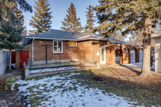 145 Hanover Road Sw, House detached with 3 bedrooms, 2 bathrooms and 4 parking in Calgary AB | Image 42