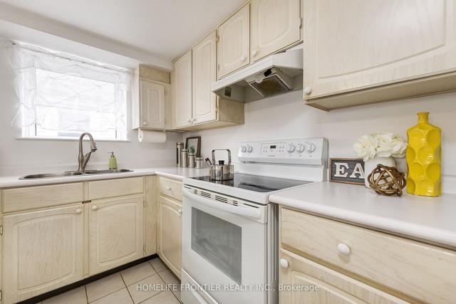 24 - 115 Main St S, Townhouse with 2 bedrooms, 2 bathrooms and 1 parking in Newmarket ON | Image 3