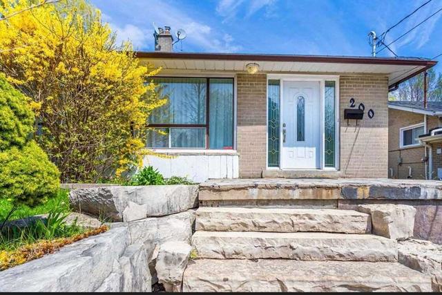 200 Sweeney Dr, House semidetached with 4 bedrooms, 3 bathrooms and 3 parking in Toronto ON | Image 1