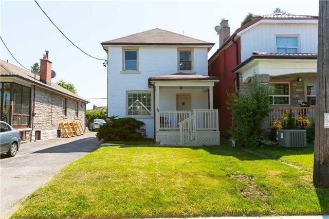 3 - 34 Brownville Ave, House detached with 2 bedrooms, 1 bathrooms and 1 parking in Toronto ON | Image 1