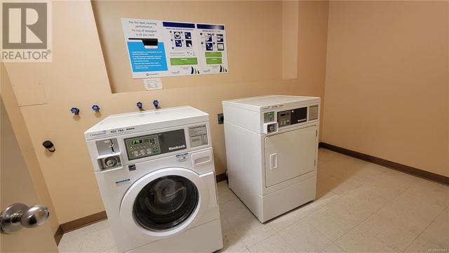 Common laundry room on the same floor | Image 15