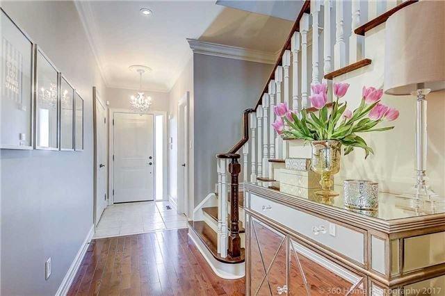 8 Tiana Crt, House detached with 3 bedrooms, 3 bathrooms and 4 parking in Vaughan ON | Image 2