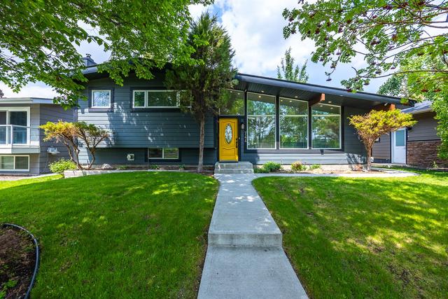 744 Willacy Drive Se, House detached with 4 bedrooms, 3 bathrooms and 2 parking in Calgary AB | Image 1