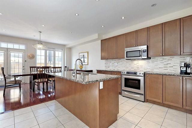 8 Bristlewood Cres, House attached with 3 bedrooms, 3 bathrooms and 3 parking in Vaughan ON | Image 6