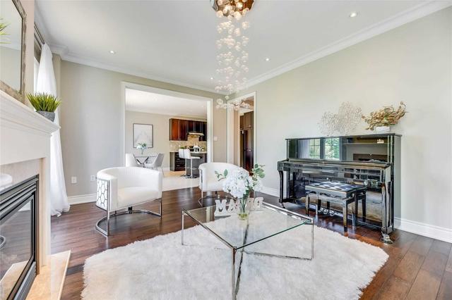 705 Emily Grve, House detached with 4 bedrooms, 4 bathrooms and 6 parking in Newmarket ON | Image 3