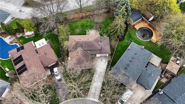 22 Vanier Court, House detached with 4 bedrooms, 2 bathrooms and 3 parking in St. Catharines ON | Image 31