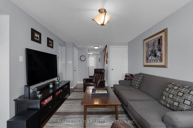 50 Quinlan Rd, House attached with 3 bedrooms, 2 bathrooms and 2 parking in Barrie ON | Image 2