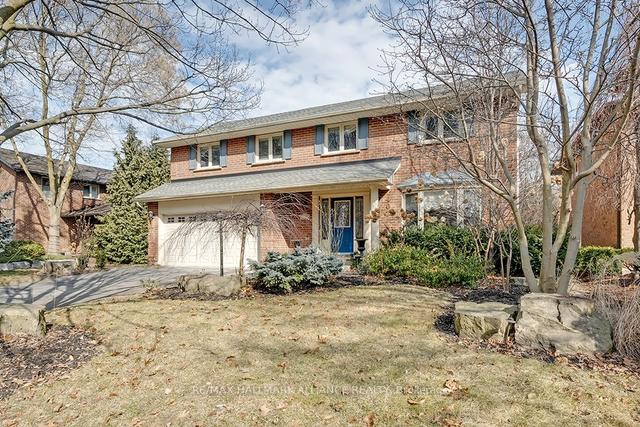 407 Bonny Meadow Rd, House detached with 4 bedrooms, 4 bathrooms and 6 parking in Oakville ON | Image 1