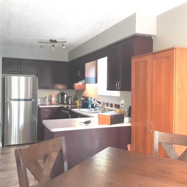668 Basswood St, House detached with 4 bedrooms, 3 bathrooms and 3 parking in Waterloo ON | Image 7
