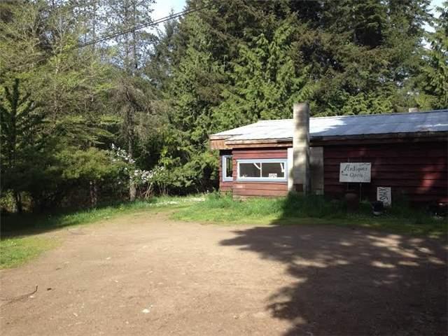 4510 Bedwell Harbour Rd, Home with 2 bedrooms, 1 bathrooms and 101 parking in Southern Gulf Islands BC | Image 2