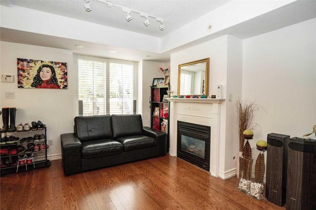 1515 - 5 Everson Dr, Townhouse with 2 bedrooms, 1 bathrooms and null parking in Toronto ON | Image 2