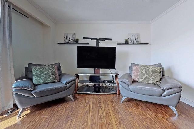 136 Purpledusk Tr, Townhouse with 4 bedrooms, 2 bathrooms and 3 parking in Toronto ON | Image 13