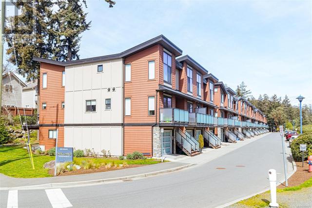 105 - 300 Phelps Ave, House attached with 2 bedrooms, 3 bathrooms and 2 parking in Langford BC | Image 2
