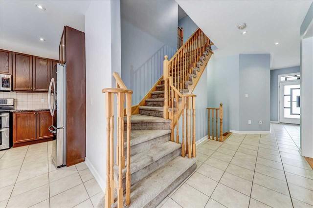113 Richard Davies Cres, House detached with 4 bedrooms, 3 bathrooms and 4 parking in Clarington ON | Image 3