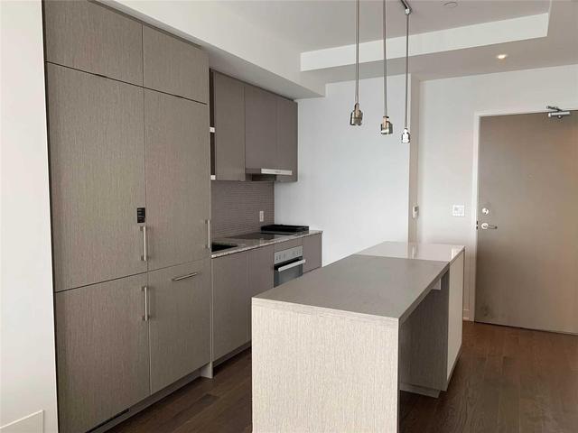 6108 - 88 Habour St, Condo with 1 bedrooms, 1 bathrooms and null parking in Toronto ON | Image 2