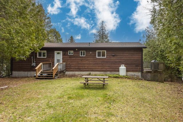 24 Juniper Cres, House detached with 3 bedrooms, 3 bathrooms and 4 parking in Kawartha Lakes ON | Image 36
