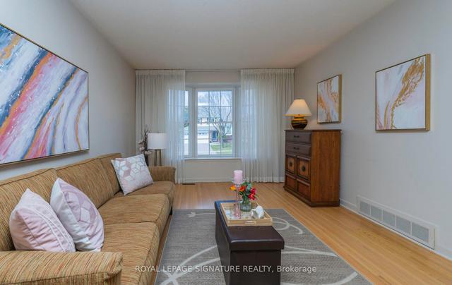 17 Pebblehill Sq, House detached with 3 bedrooms, 2 bathrooms and 4 parking in Toronto ON | Image 37