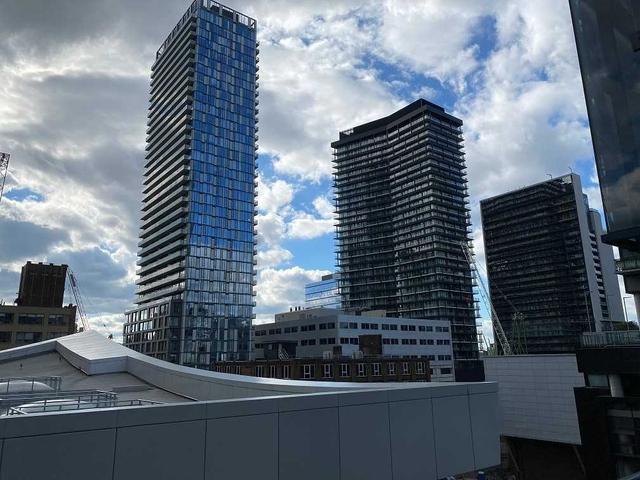 922 - 295 Adelaide St W, Condo with 1 bedrooms, 1 bathrooms and 0 parking in Toronto ON | Image 3