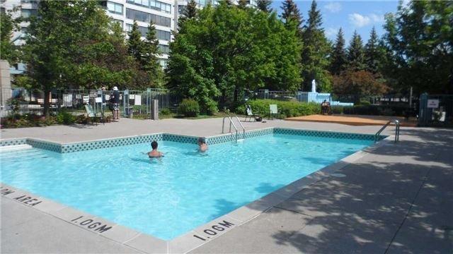 1002 - 120 Promenade Circ, Condo with 2 bedrooms, 2 bathrooms and 1 parking in Vaughan ON | Image 3
