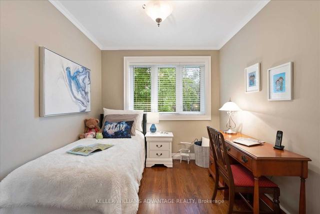 43 Somerdale Sq, House detached with 4 bedrooms, 2 bathrooms and 3 parking in Toronto ON | Image 2
