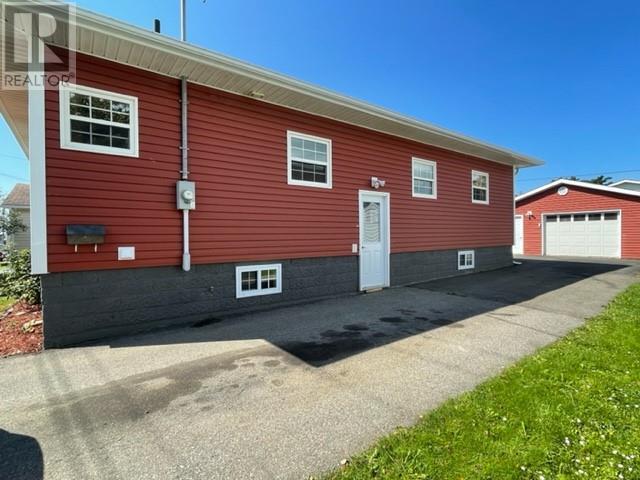 69 St. Clare Avenue, House detached with 4 bedrooms, 2 bathrooms and null parking in Stephenville NL | Image 4