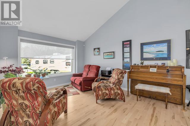 2390 Karli Court, House detached with 6 bedrooms, 3 bathrooms and 2 parking in West Kelowna BC | Image 6
