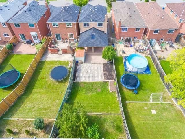 81 Woodcroft Lane, House detached with 3 bedrooms, 4 bathrooms and 4 parking in Vaughan ON | Image 2