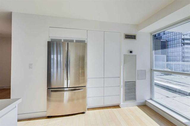 1510 - 96 St Patrick St, Condo with 2 bedrooms, 2 bathrooms and 1 parking in Toronto ON | Image 5