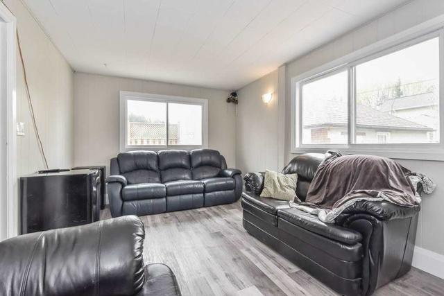27 Verney St, House detached with 3 bedrooms, 1 bathrooms and 6 parking in Guelph ON | Image 16