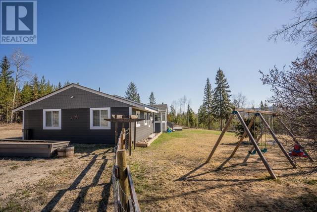 6313 Archie Meadow Road, House detached with 4 bedrooms, 2 bathrooms and null parking in Cariboo H BC | Image 31