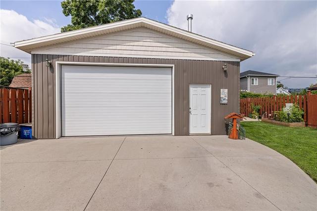 625 Tate Avenue, House detached with 4 bedrooms, 2 bathrooms and 7 parking in Hamilton ON | Image 6