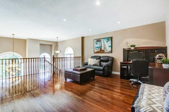 35 Diiorio Circ, House detached with 3 bedrooms, 4 bathrooms and 6 parking in Hamilton ON | Image 8