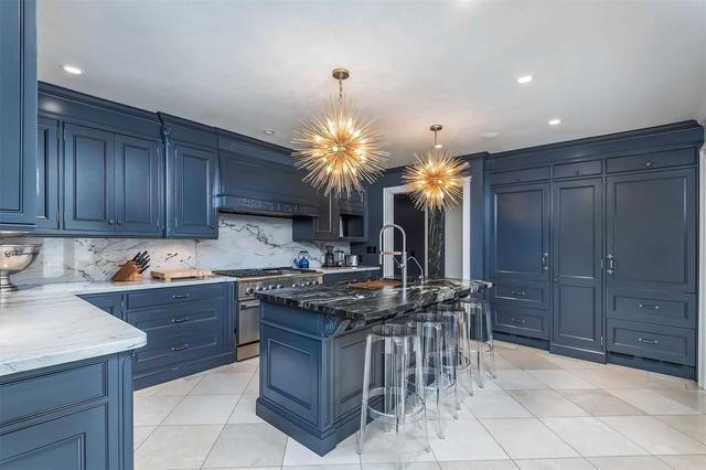 77 Baby Point Cres, House detached with 5 bedrooms, 7 bathrooms and 6 parking in Toronto ON | Image 3