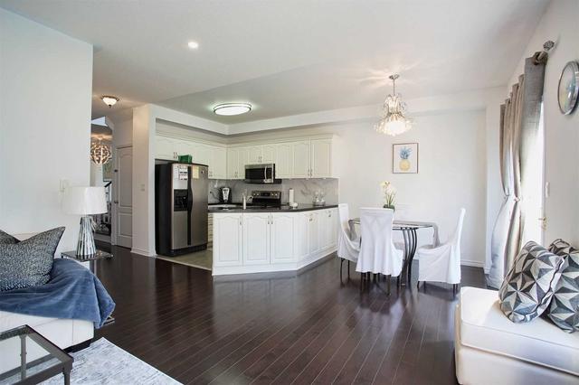 3347 Covent Cres, House semidetached with 3 bedrooms, 4 bathrooms and 3 parking in Mississauga ON | Image 6