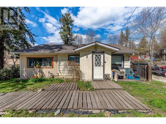 451 10 Avenue, House detached with 2 bedrooms, 1 bathrooms and 4 parking in Salmon Arm BC | Image 7