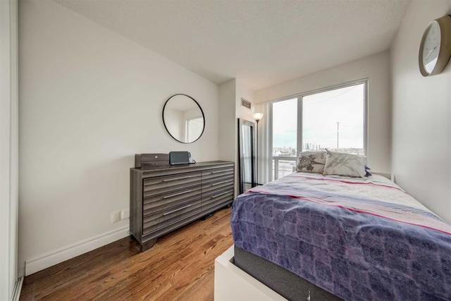 502 - 18 Lee Centre Dr, Condo with 3 bedrooms, 2 bathrooms and 2 parking in Toronto ON | Image 13