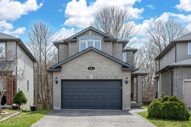 943 Blythwood Rd, House detached with 3 bedrooms, 4 bathrooms and 4 parking in London ON | Image 1