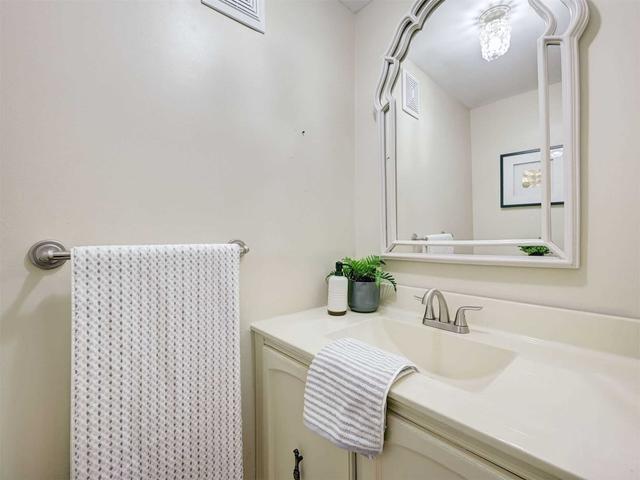 16 Bards Walkway, Townhouse with 3 bedrooms, 3 bathrooms and 2 parking in Toronto ON | Image 27