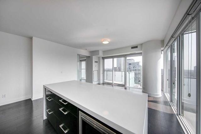 3402 - 1080 Bay St, Condo with 2 bedrooms, 2 bathrooms and 1 parking in Toronto ON | Image 27