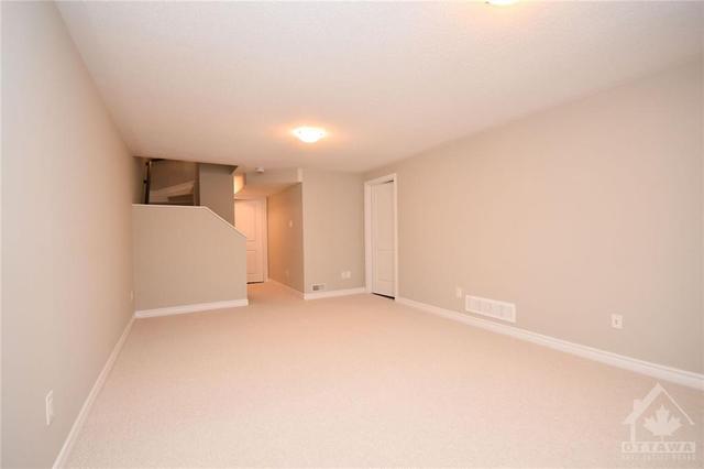 263 Hepatica Way, Townhouse with 3 bedrooms, 3 bathrooms and 3 parking in Ottawa ON | Image 24