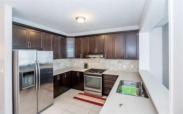15 Yellowknife Rd, House attached with 4 bedrooms, 3 bathrooms and 1 parking in Brampton ON | Image 11