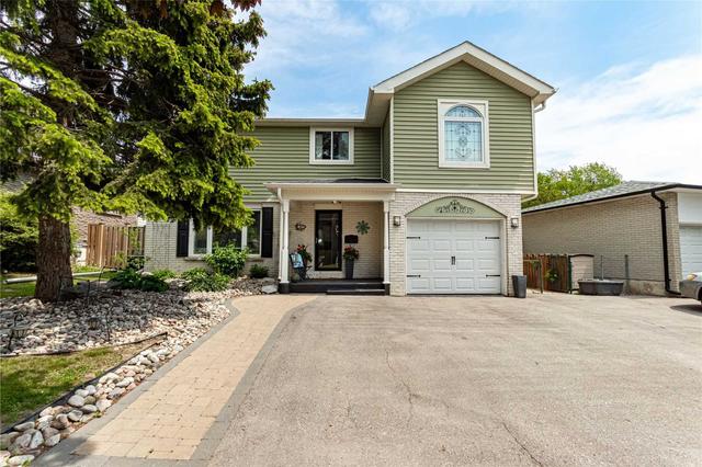 32 Harland Cres, House detached with 4 bedrooms, 4 bathrooms and 4 parking in Ajax ON | Image 23