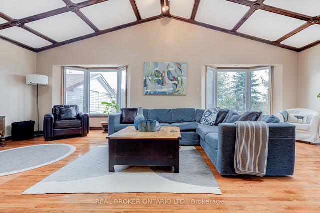 113 Bowen Rd, House detached with 4 bedrooms, 3 bathrooms and 10 parking in Kawartha Lakes ON | Image 3