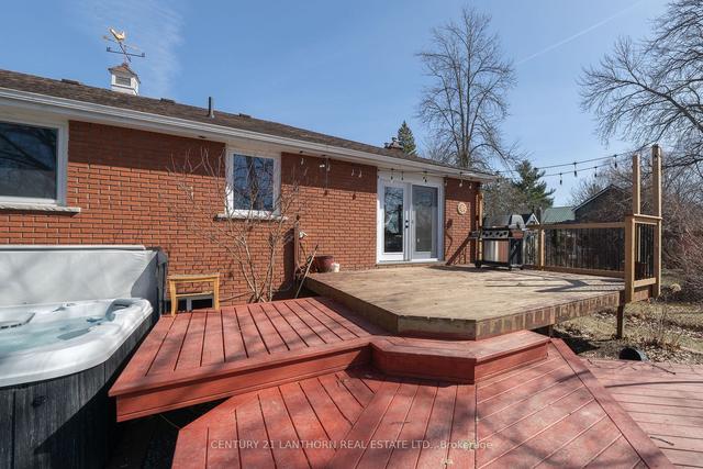 857 River Rd, House detached with 2 bedrooms, 3 bathrooms and 8 parking in Belleville ON | Image 35