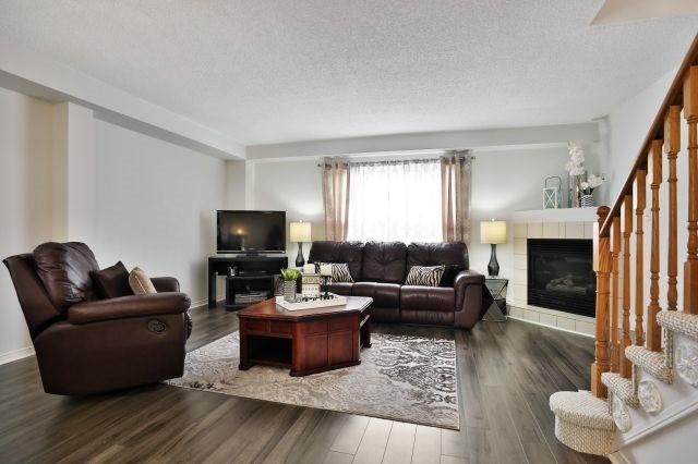 7 - 1570 Reeves Gate, Townhouse with 3 bedrooms, 3 bathrooms and 1 parking in Oakville ON | Image 2