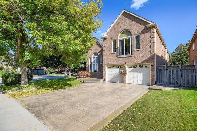1100 Lansdown Dr, House detached with 4 bedrooms, 5 bathrooms and 4 parking in Oakville ON | Image 1
