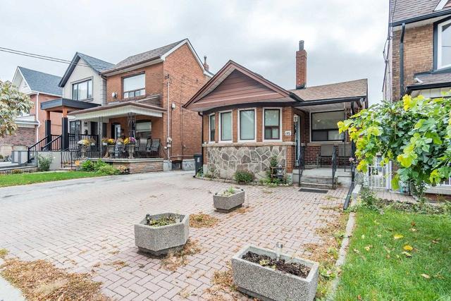 195 Rosemount Ave, House detached with 3 bedrooms, 2 bathrooms and 2 parking in Toronto ON | Image 12